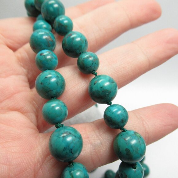 Hand Knotted Turquoise bead necklace - Picture 10 of 11